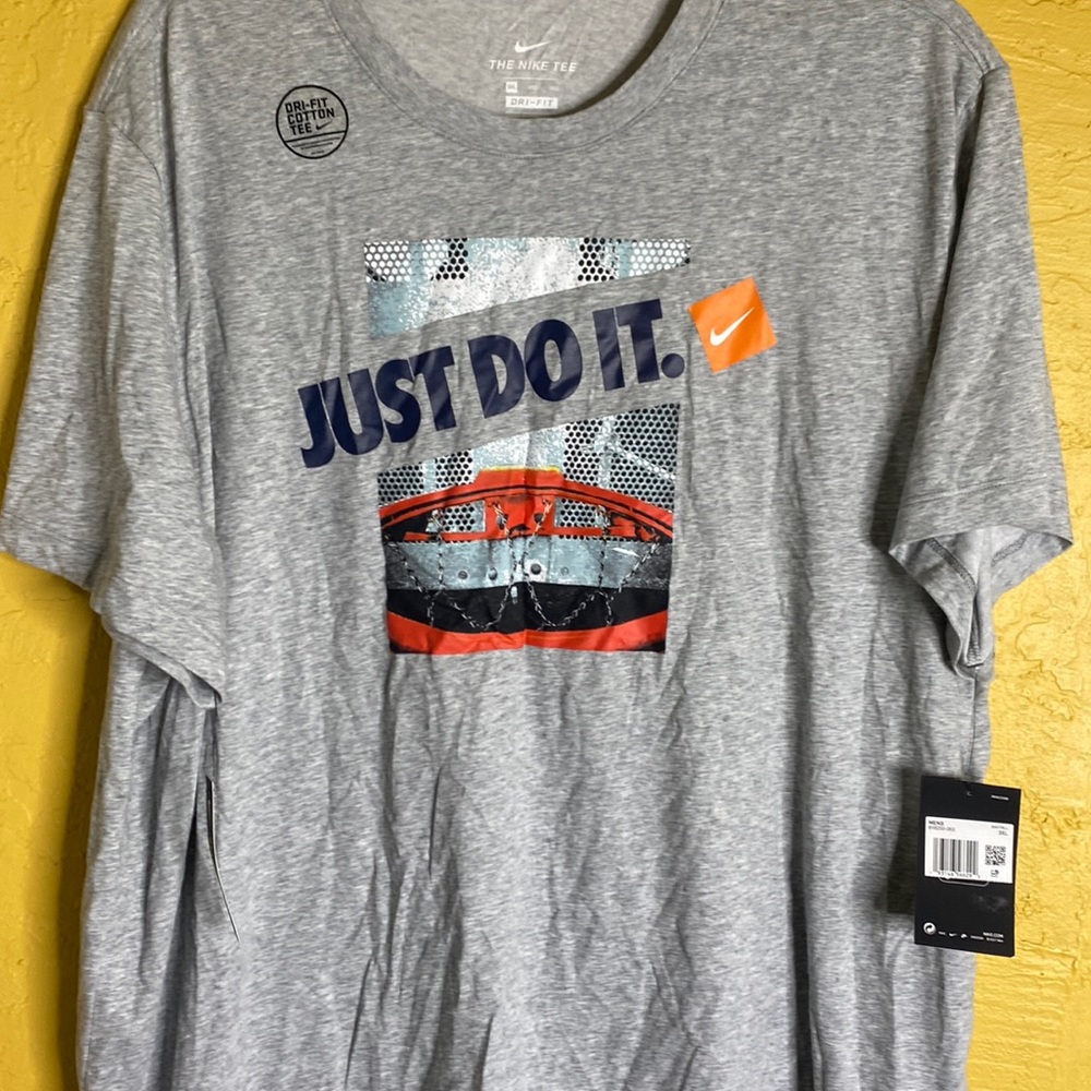 Nike dri-fit cotton tee shirt